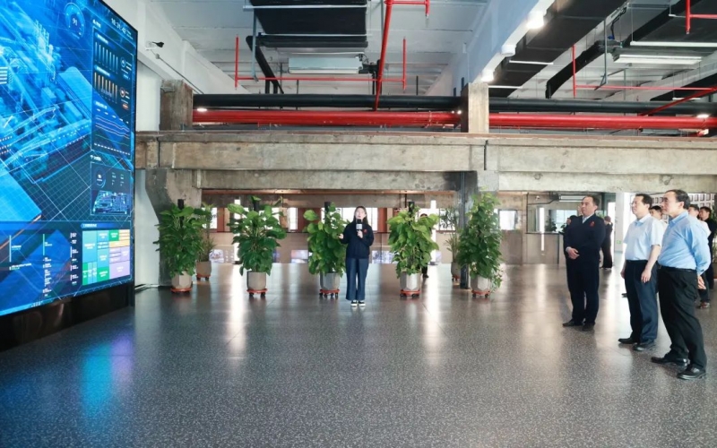 天津市政協(xié)黨組成員趙海山、副主席李劍萍一行到榮程集團(tuán)參觀調(diào)研