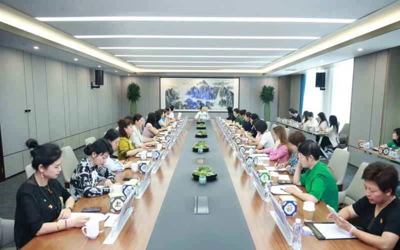 喜迎七一 向黨獻禮 - 張榮華主席與淄博市女企業(yè)家商會一行座談交流，凝聚她力量，展現(xiàn)她擔當！