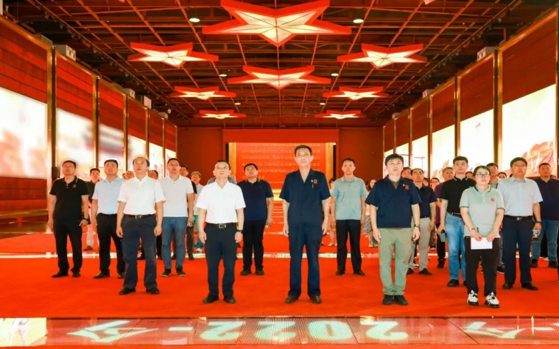 天津中德應(yīng)用技術(shù)大學(xué)黨委副書記、校長王海龍一行到榮程集團(tuán)參觀交流